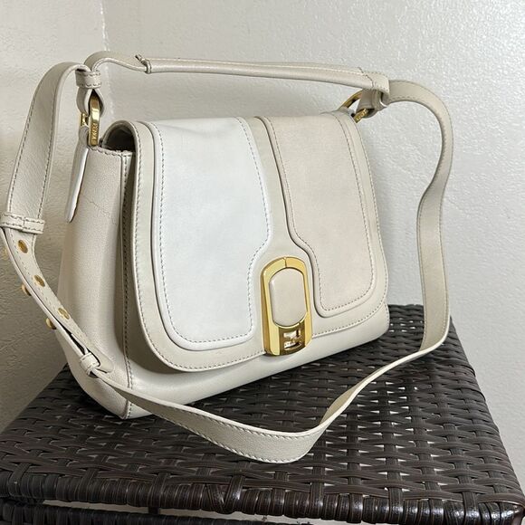 💯Authentic Fendi White Leather Shoulder Bag🍀 - Picture 14 of 17